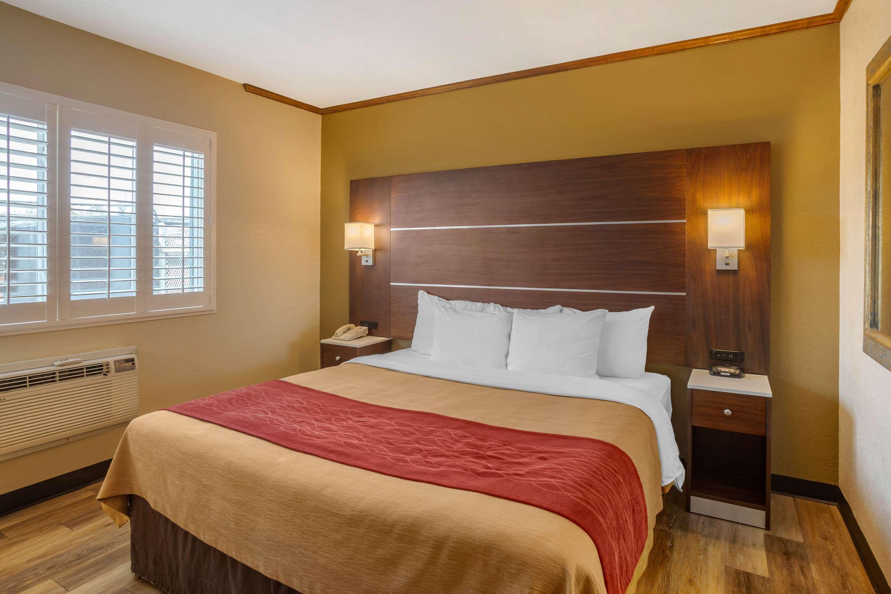 Comfort Inn San Diego Airport At The Harbor Экстерьер фото