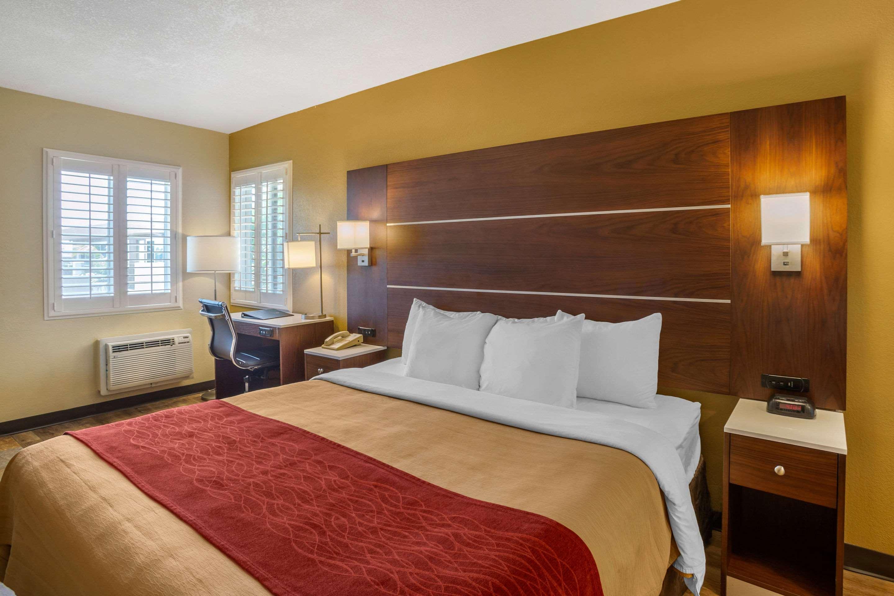 Comfort Inn San Diego Airport At The Harbor Экстерьер фото