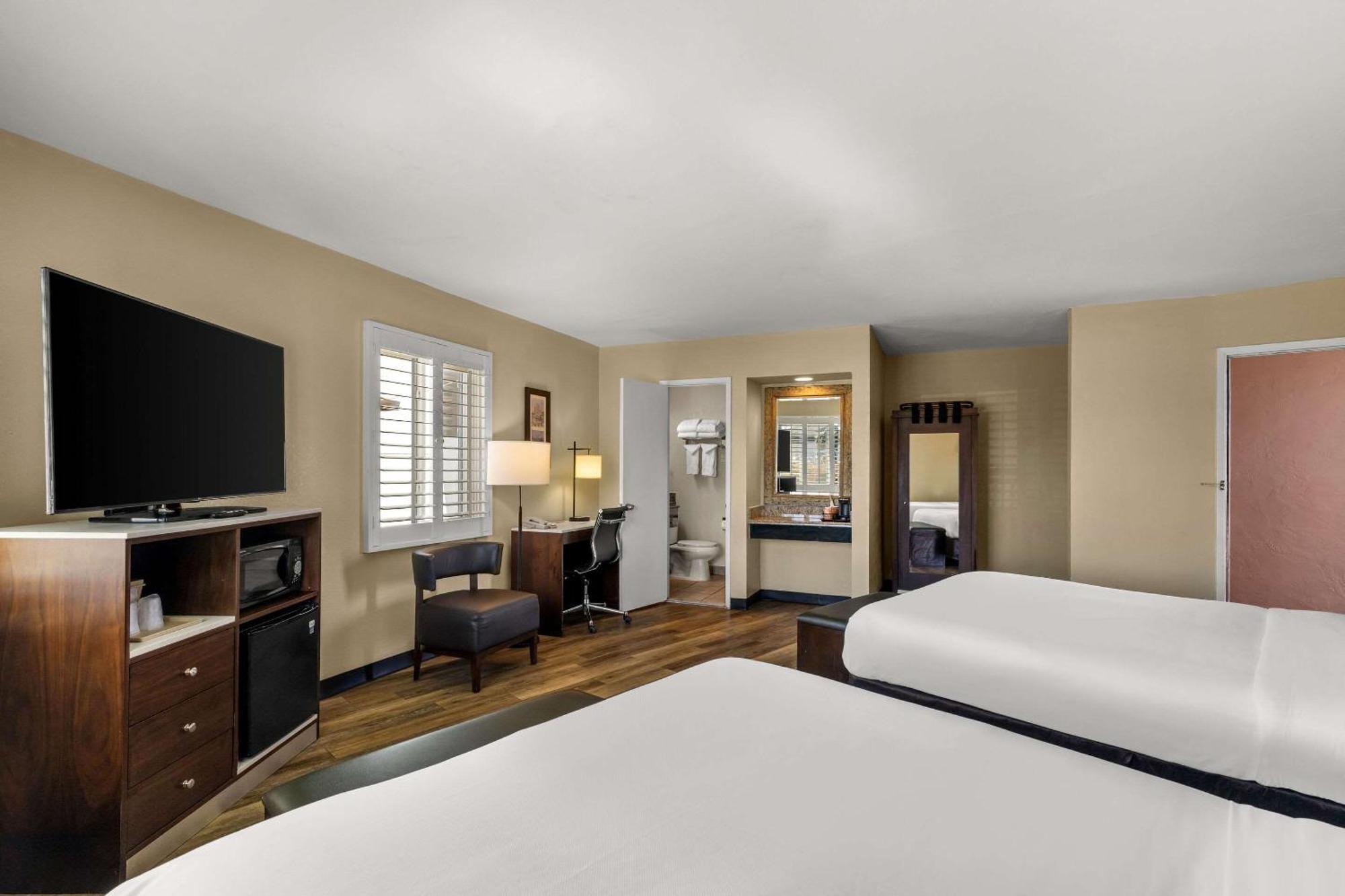 Comfort Inn San Diego Airport At The Harbor Экстерьер фото
