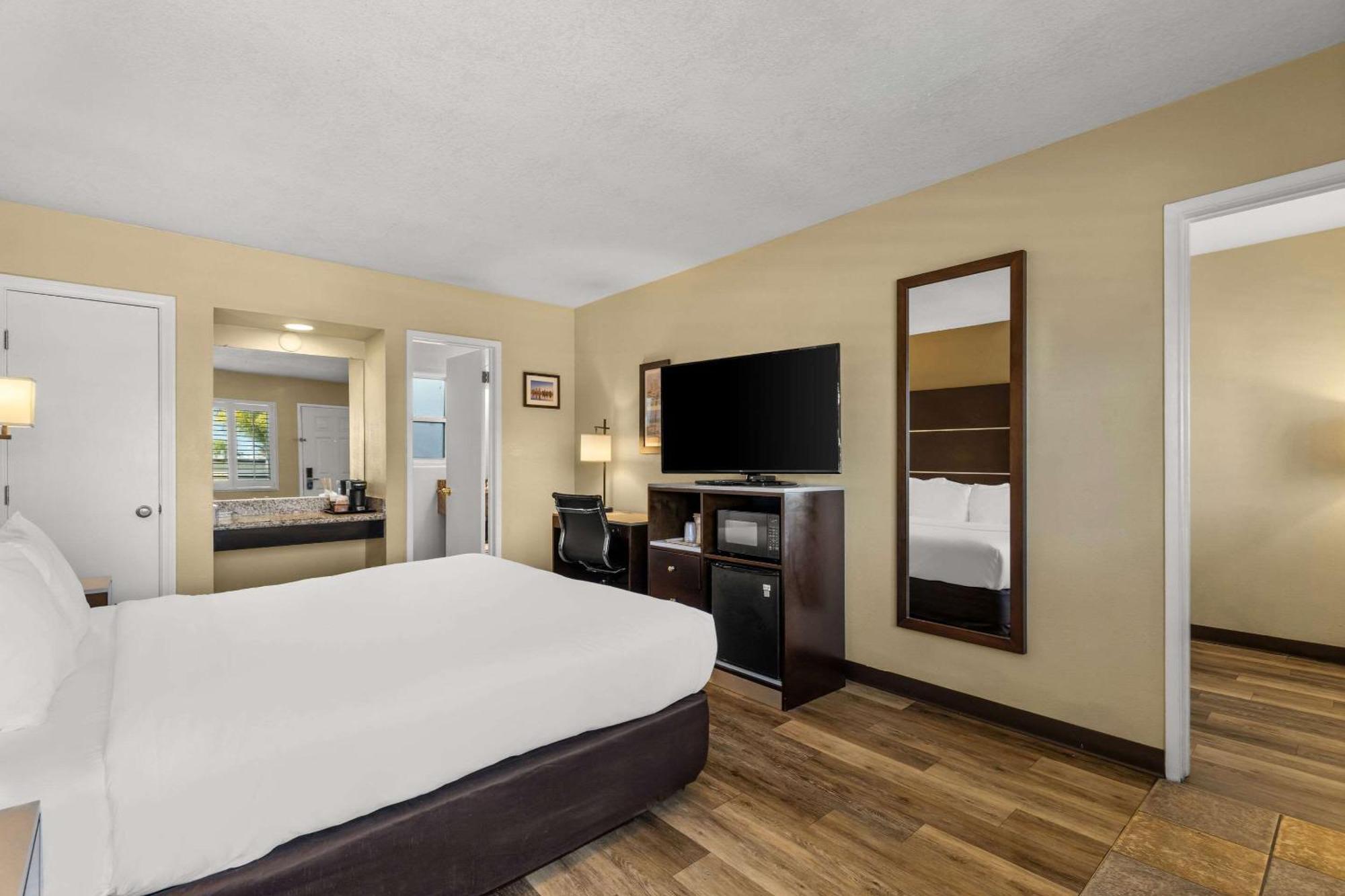 Comfort Inn San Diego Airport At The Harbor Экстерьер фото