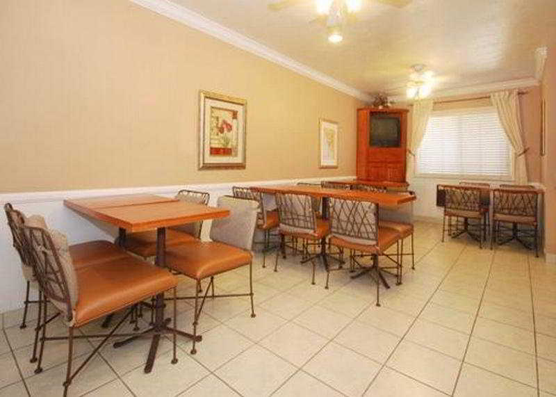 Comfort Inn San Diego Airport At The Harbor Ресторан фото